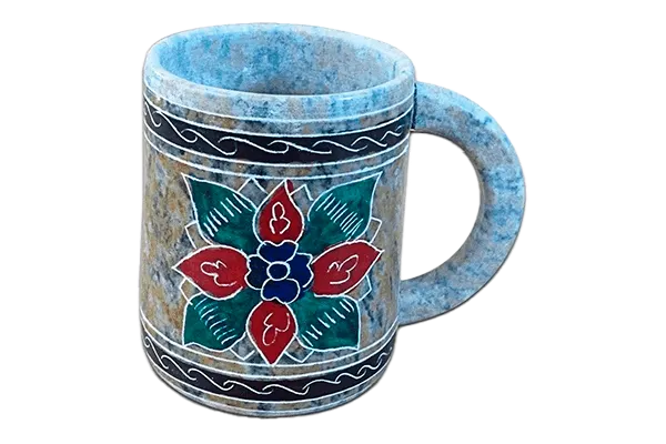 Caneca floral de pedra sabão